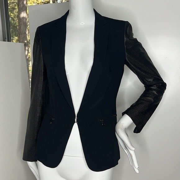 Rag & Bone Sz 2 Black Leather Sleeves Zip Pocket Fitted Blazer Jacket - Picture 2 of 12